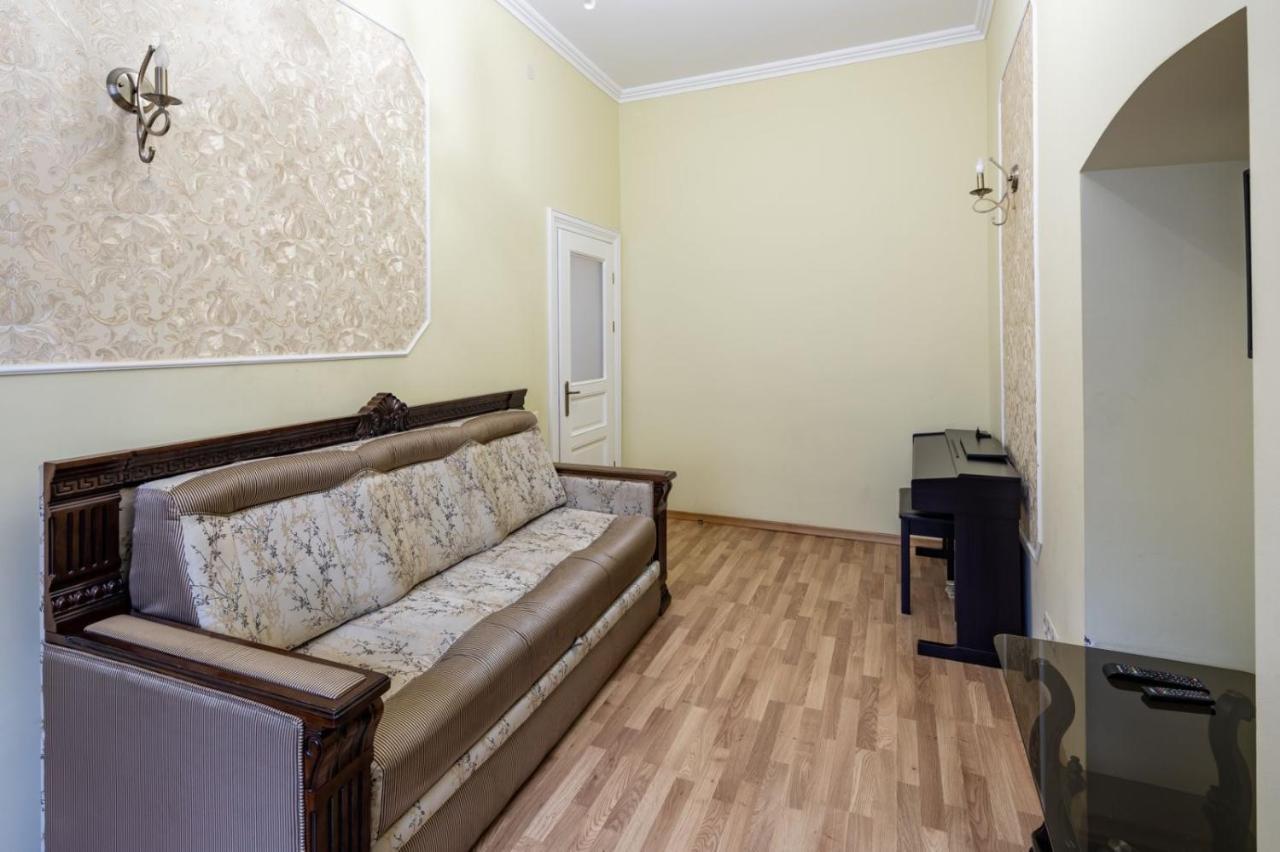 Romari Сербська 9 Lejlighed Lviv Eksteriør billede